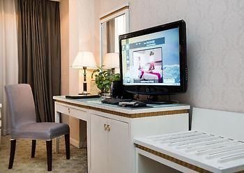 New Plum Garden Seasons Hotel - Shenzhen Zhucun  Экстерьер фото